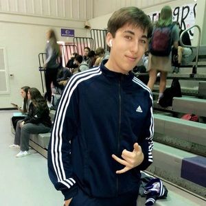 Meet your Posher, Louis